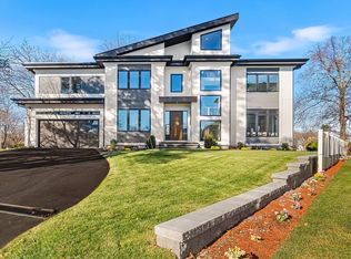 624 Saw Mill Brook Pkwy, Newton, MA 02459