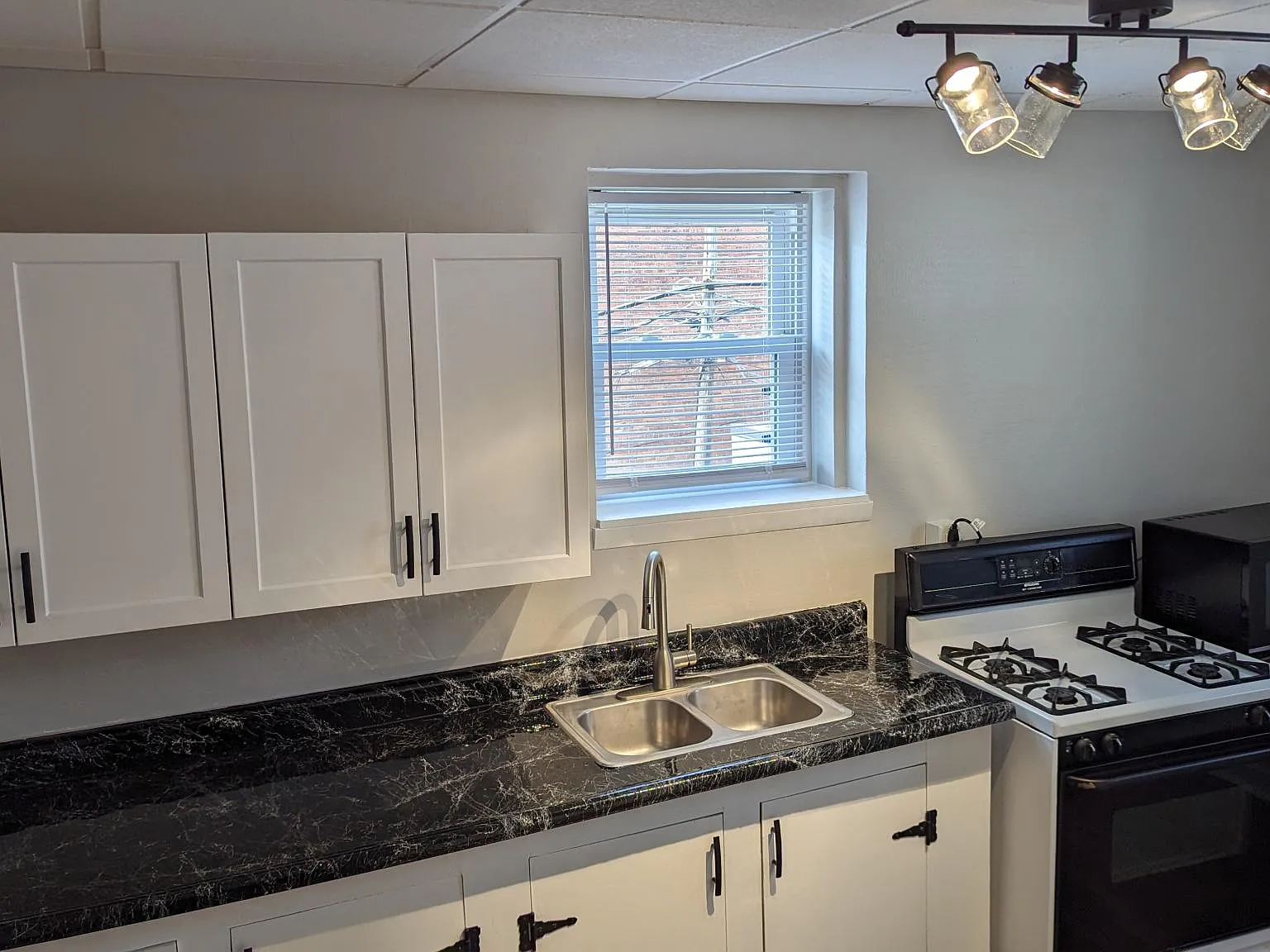 1 bed, 450 sqft, $725 — Photo 4