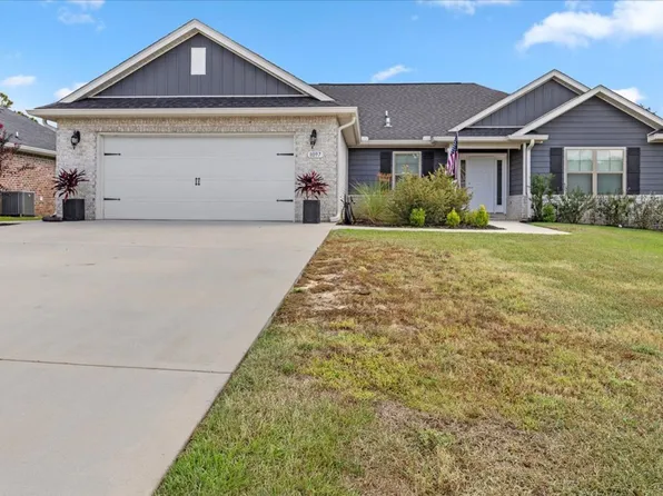 8097 Silver Maple Dr, Milton, FL 32583