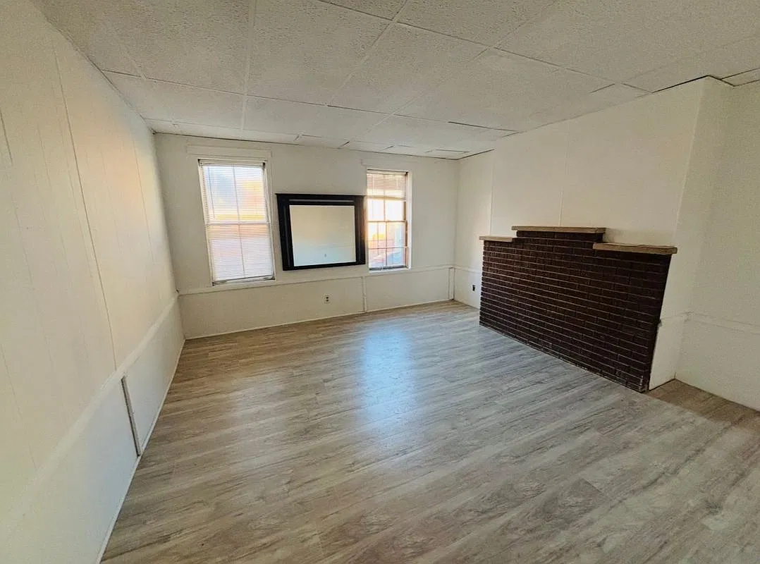 1 bed, 1.0 bath, 1000 sqft, $1,200 — Photo 1