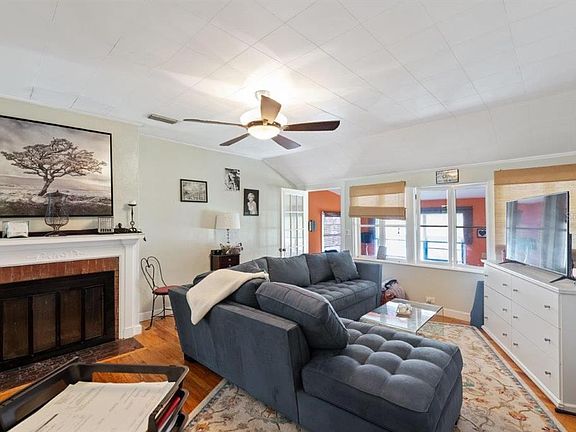 5th image of 3203 Avenue A W