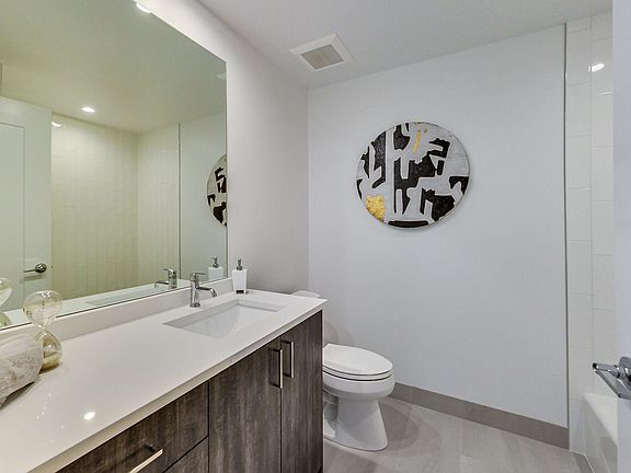 2nd image of 1318 N Western Ave #5C