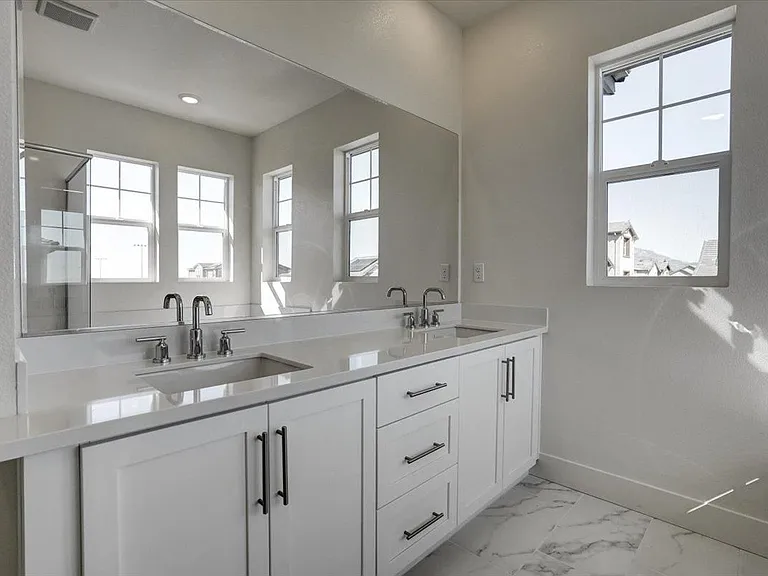 12101 Almeria Way — Photo 21