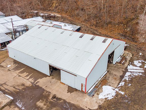 2nd image of 3825 Columbia Blvd #4C