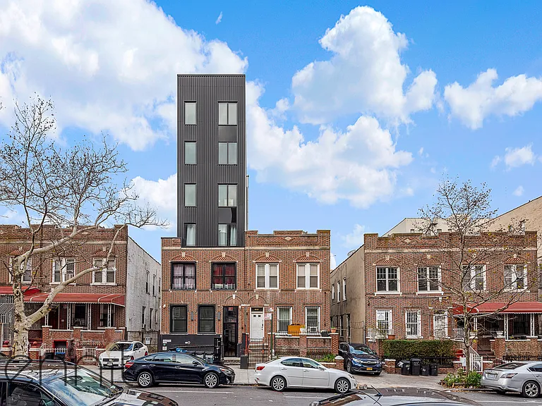 1031 Montgomery St #2F — Photo 19