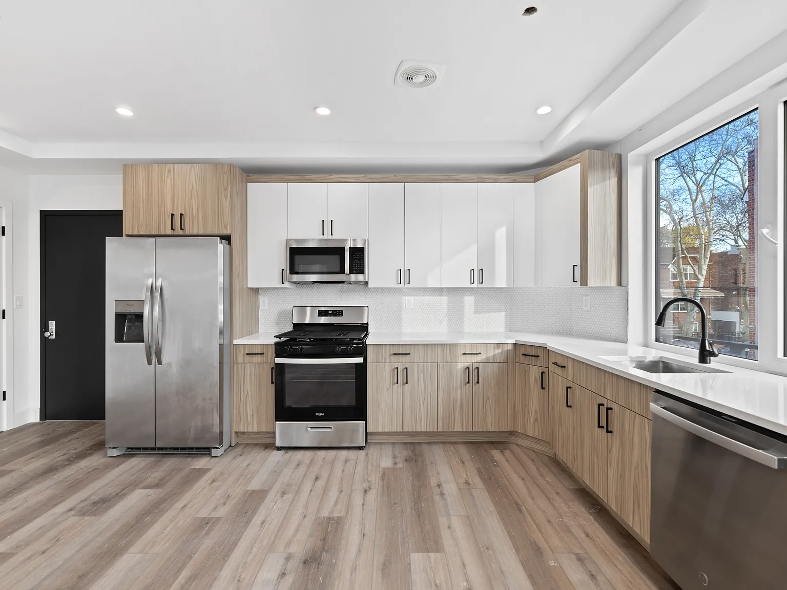 2454 East 15th Street — Photo 2