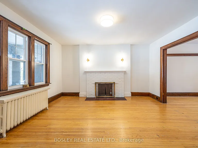 88 Manor Rd E — Photo 5