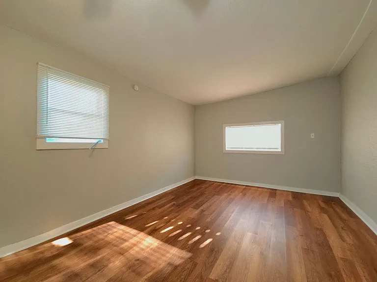 2602 Amherst St — Photo 14