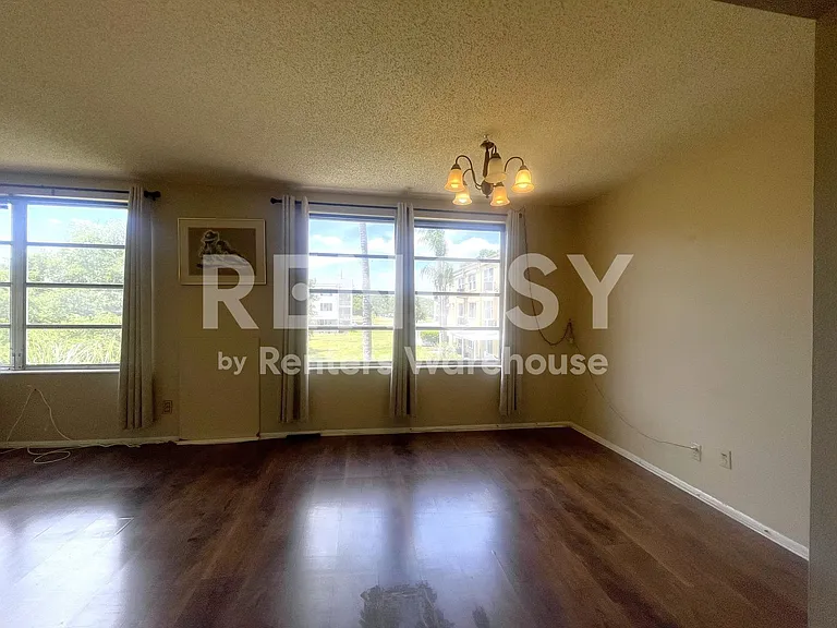 2402 Ecuadorian Way #28 — Photo 3