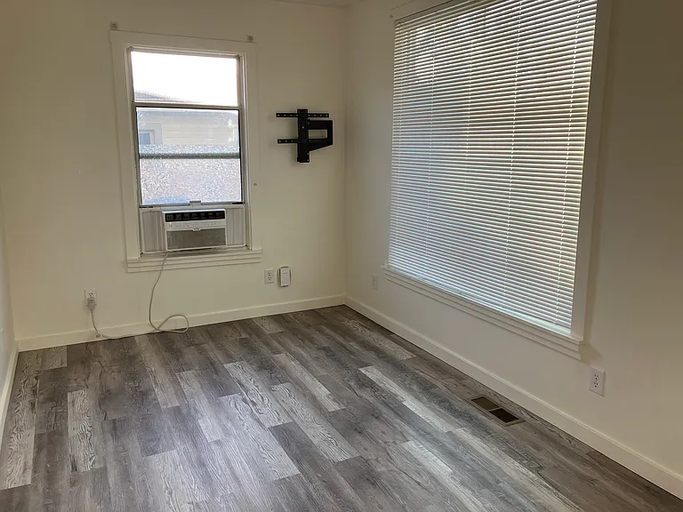 Living room TV mount (included)