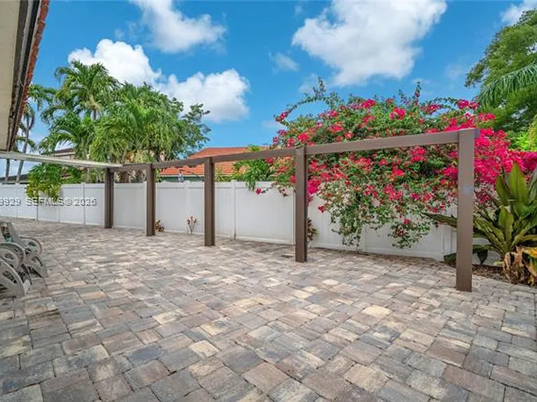 15715 SW 76th Ter — Photo 35
