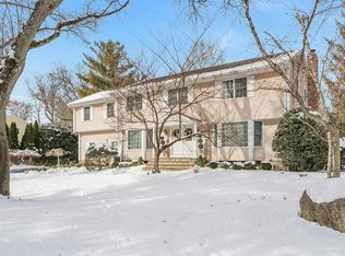 89 Barrett Ln, Wyckoff, NJ 07481
