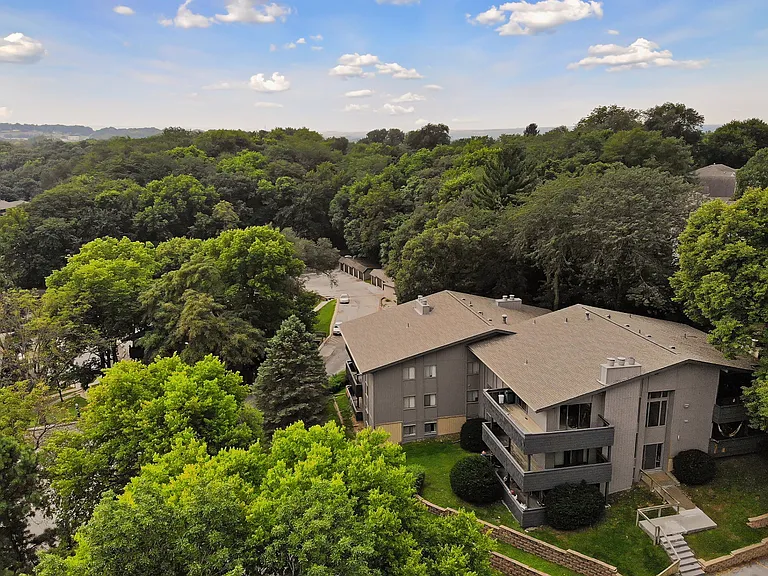 Fontenelle Hills — Photo 41