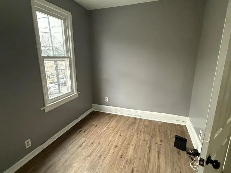 296 S 19th St — Photo 3
