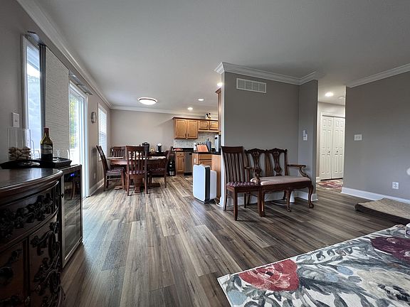 5th image of 234 Newberry Ln