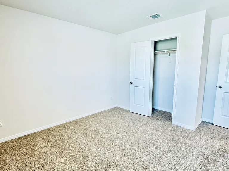 169 Gablynn Cv — Photo 16