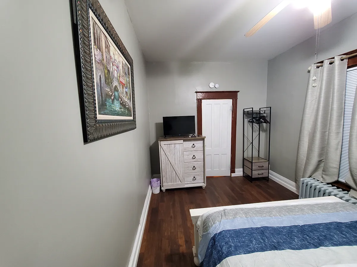 Building Photo - 20 Maple Ave #1