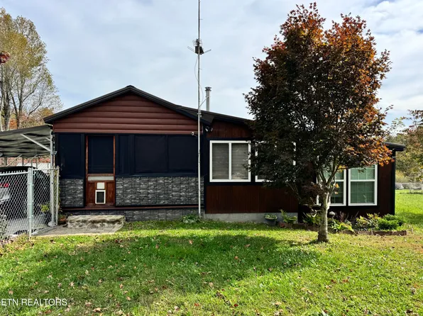 28 Cottage St, Crossville, TN 38571