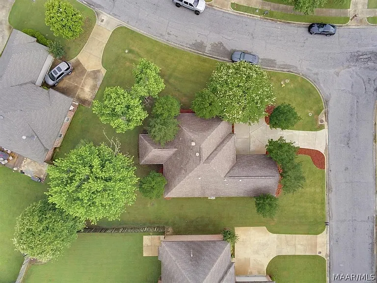 9691 Greythorne Way — Photo 3