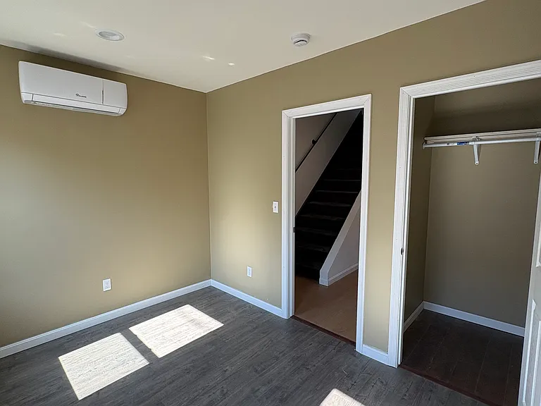 209 S Chapel St — Photo 19