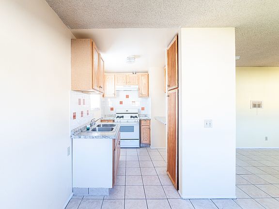 5th image of 3502 Casitas Ave APT C