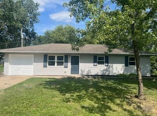 611 E 3rd St, Edgerton, KS 66021