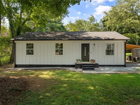 1510 Runabout Rd, Pfafftown, NC 27040