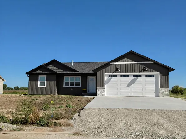 N1212 Telfair Dr, Greenville, WI 54942