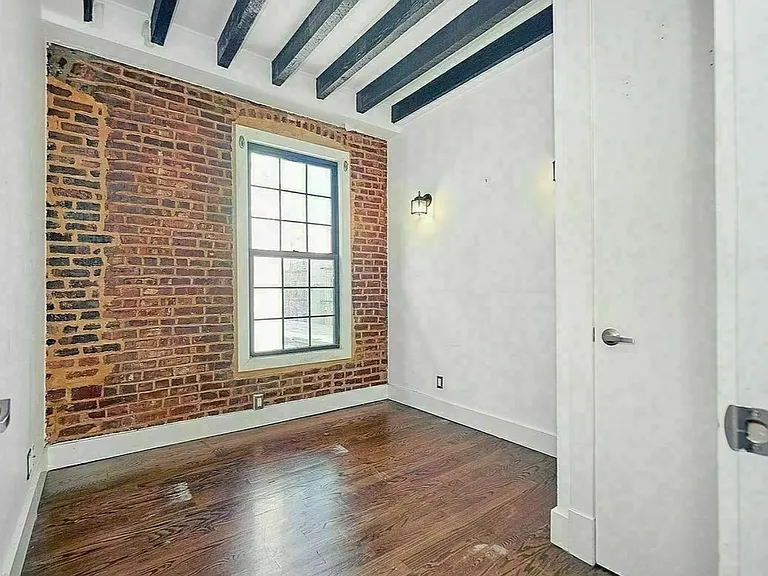 1647 Norman St #2F — Photo 3