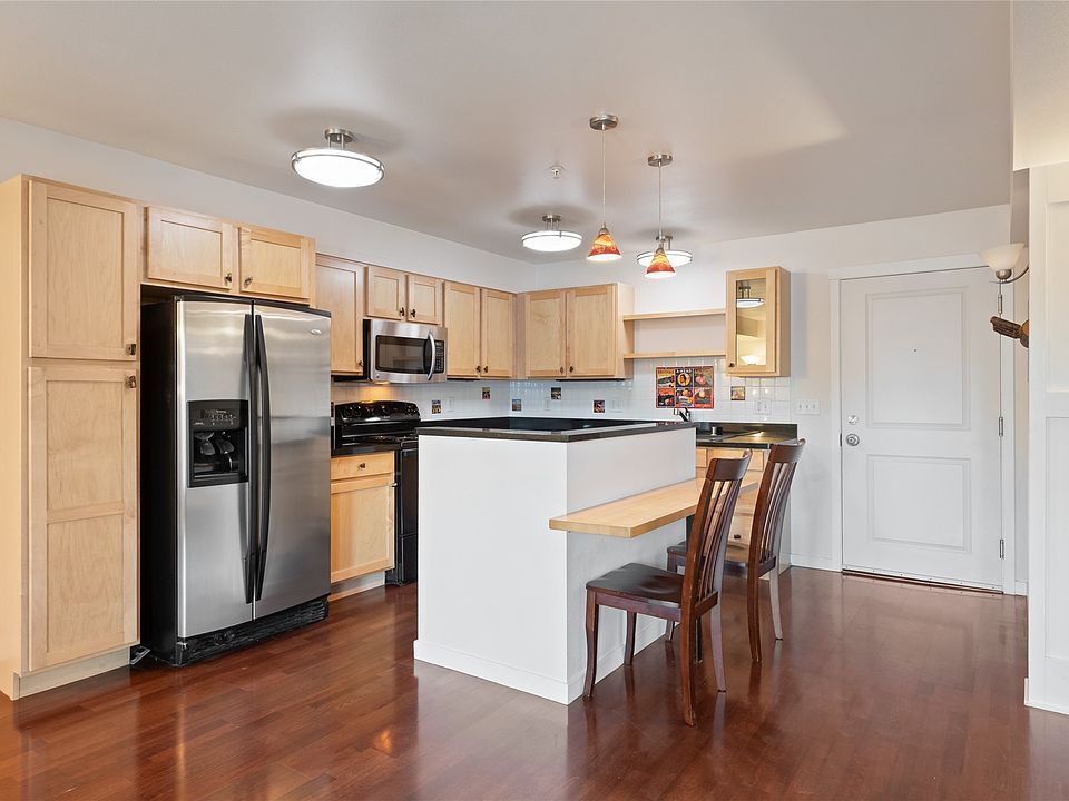 1st image of 801 N Orange St Unit 101