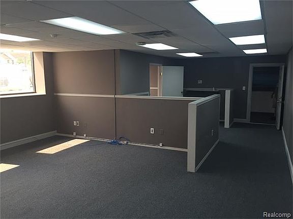 3rd image of 5415 Oakman Blvd