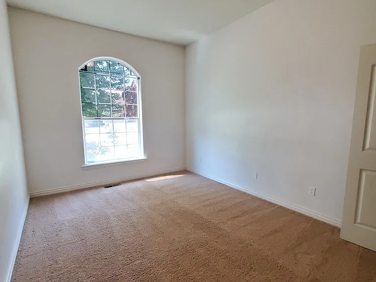 1828 E Serchio Ct — Photo 25