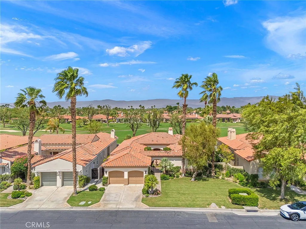3 bed, 3.5 bath, 2762 sqft, $9,000 — Photo 3