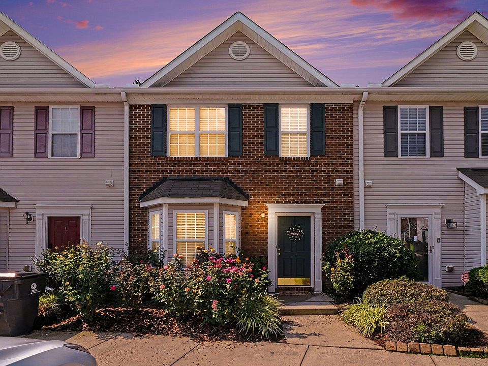 1st image of 29 Edgebrook Cir