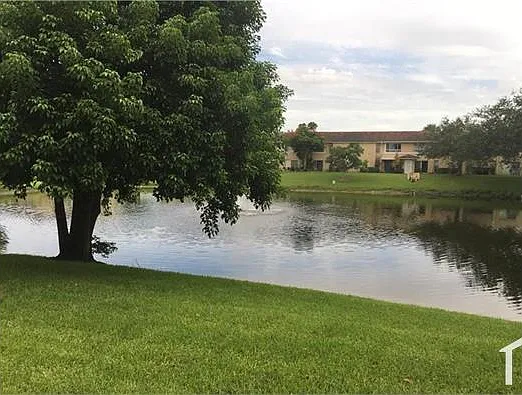 10126 Twin Lakes Dr — Photo 1