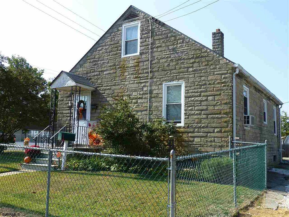 2nd image of 466 S 3rd St