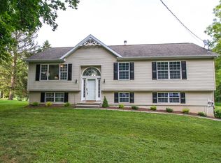 137 S Greenhaven Rd, Stormville, NY 12582