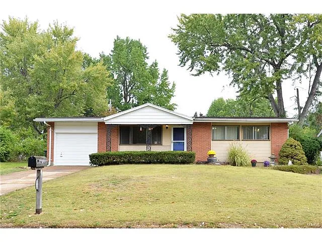 1531 Babcock Dr photo 1