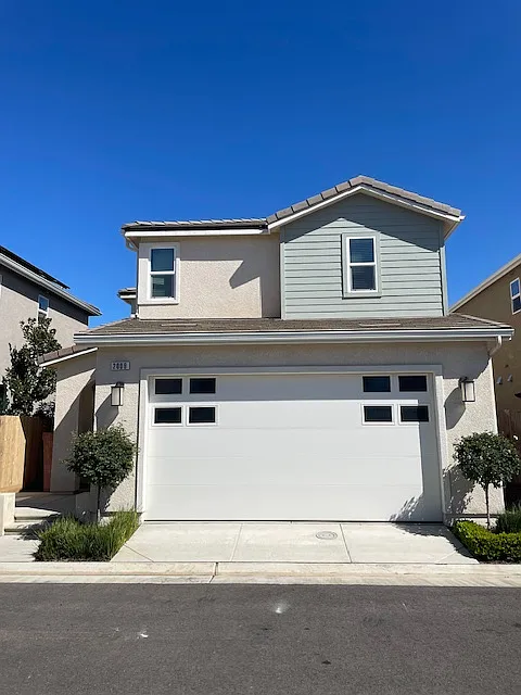 2009 N Perry Ln