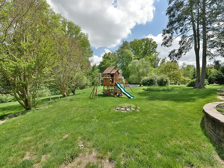 966 Paige Ct — Photo 61