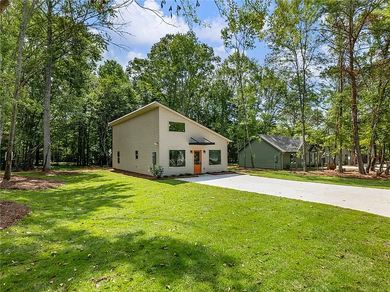8083 Beachwood Dr — Photo 25