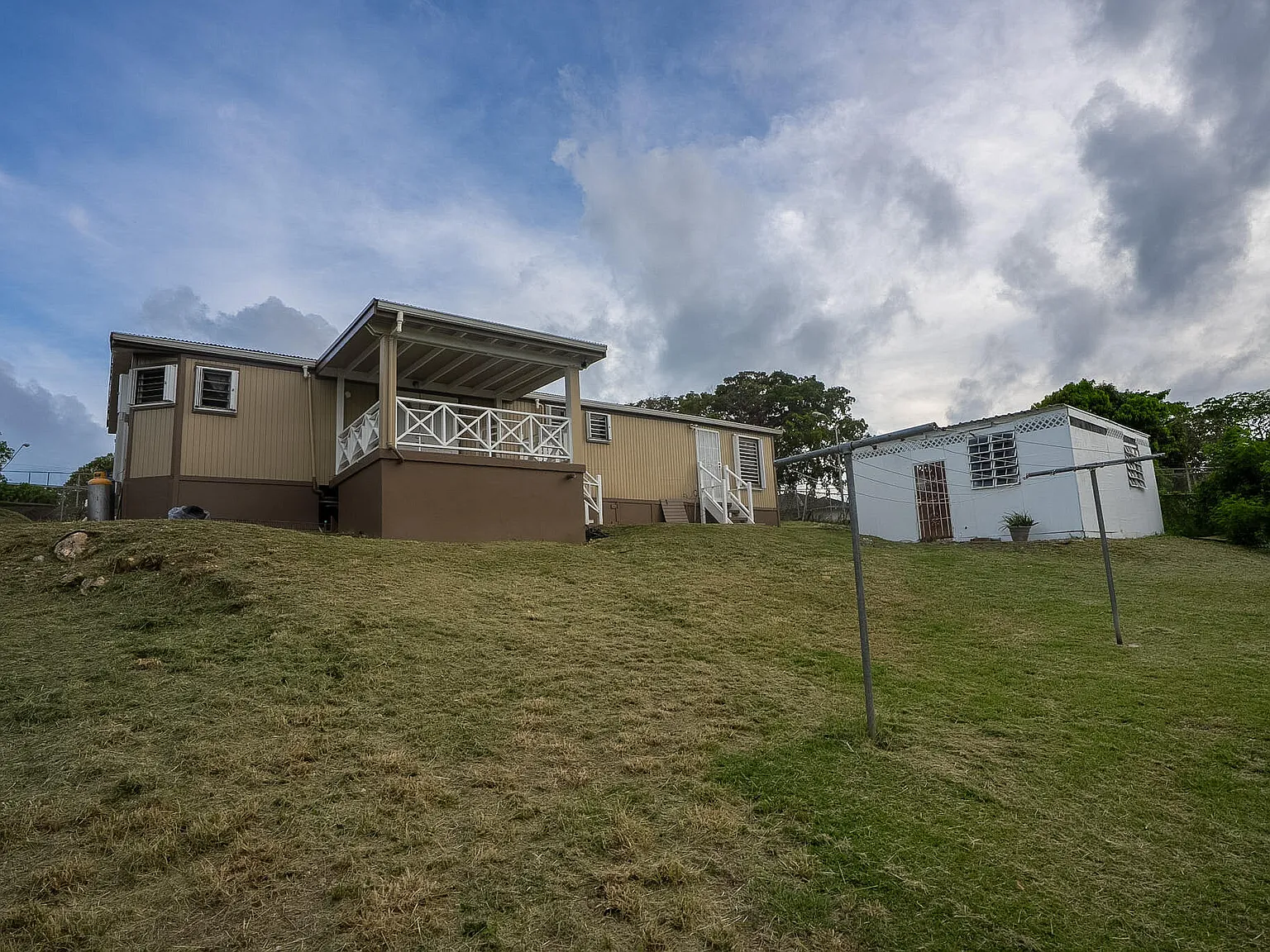 3 bed, $2,700 — Photo 2