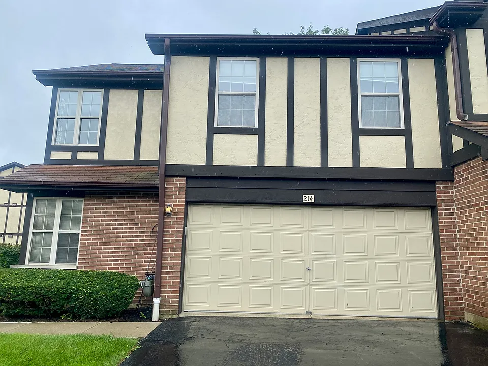 214 Stoneybrook Ln