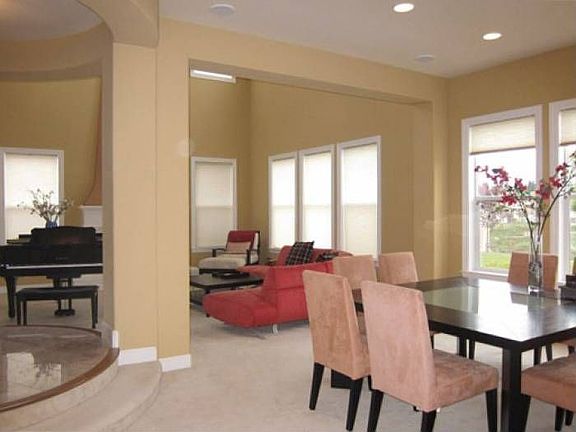 Living Room (View 2)