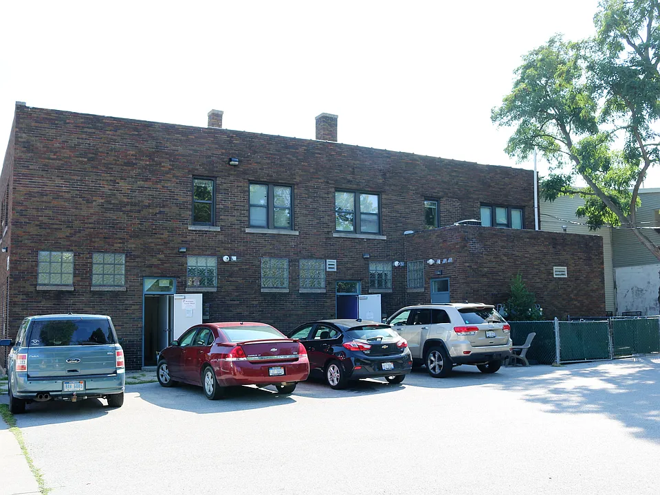 Building Photo 3