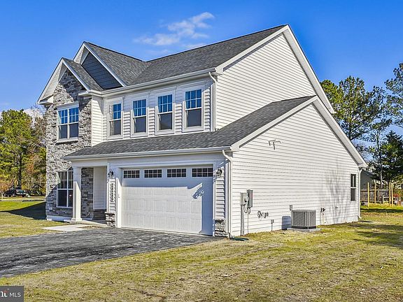 5th image of 15330 Hildegard Ln