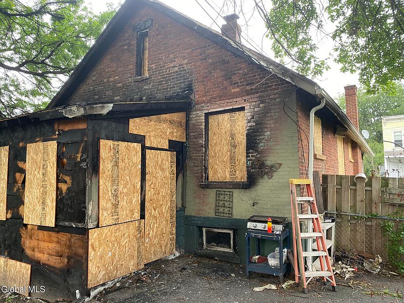 3rd image of 1517 Avenue A