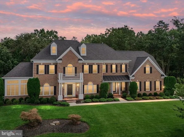 8915 Winged Foot Dr, Pasadena, MD 21122