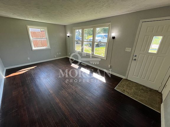 2nd image of 4214 E Lynn St
