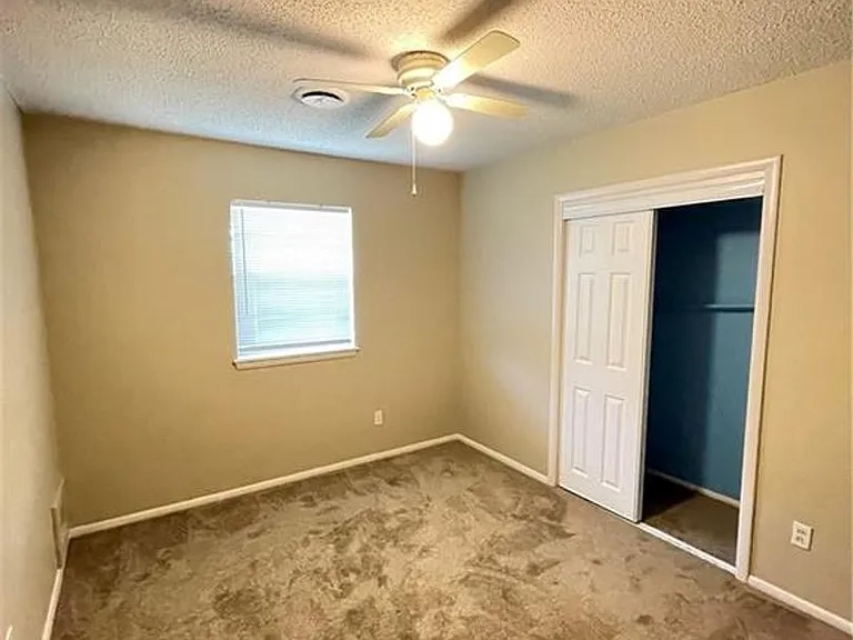 3102 Scott Ln — Photo 6